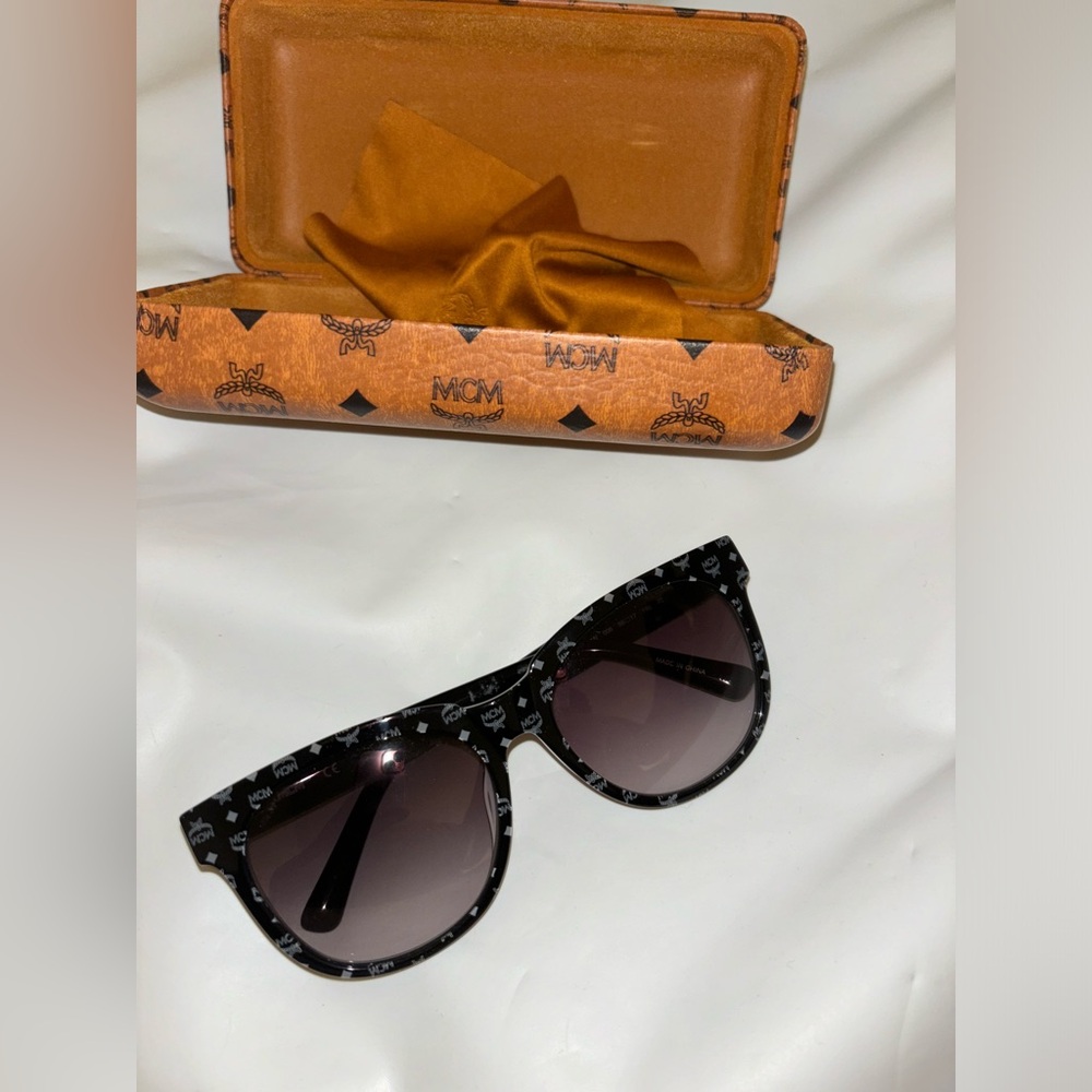 COPY - Lightly worn MCM sunglasses
